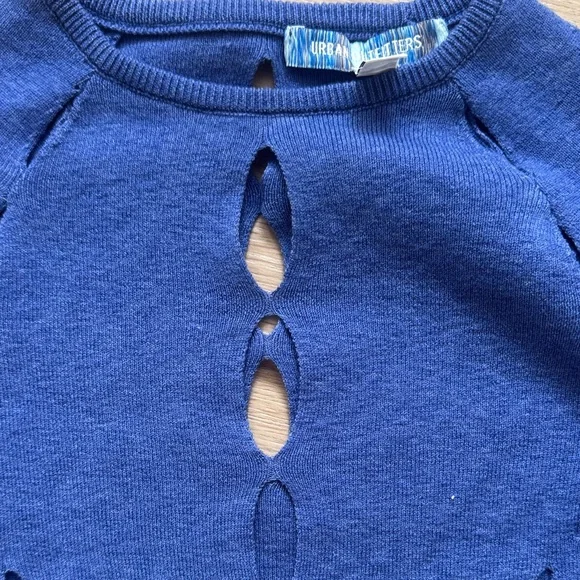 Urban Outfitters Navy Cutout Long Sleeve Crop Top - Picture 2 of 4